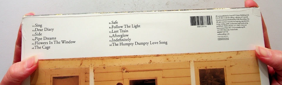 TRAVIS The Invisible Band LP (NEW** 2021 GREEN Coloured Vinyl) inc Sing/Side - Image 3 of 4