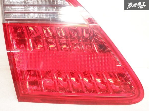 Toyota Crown Royal Saloon Inner Right Tail light Tail lamp GRS180