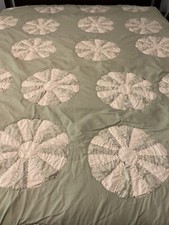 vintage Handmade quilt appliqued Dresden plate green white 82x96 hand sewn