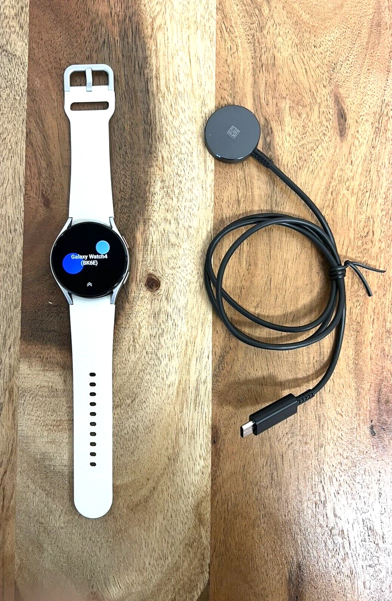 Samsung Galaxy Watch 4 40mm Aluminum Silver Case with White Sport
