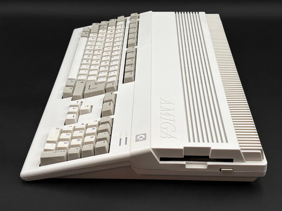 Commodore Amiga 500 Computer Kickstart 1,3, +0,5MB RAM, Maus, Joystick & mehr! - Bild 3 von 4