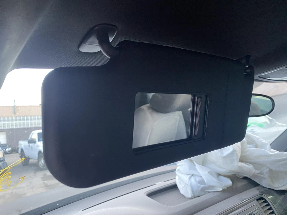 Parasol izquierdo usado se adapta a: Volkswagen Beetle 2014 sin iluminación Htbk grado izquierdo Foto 2 de 4