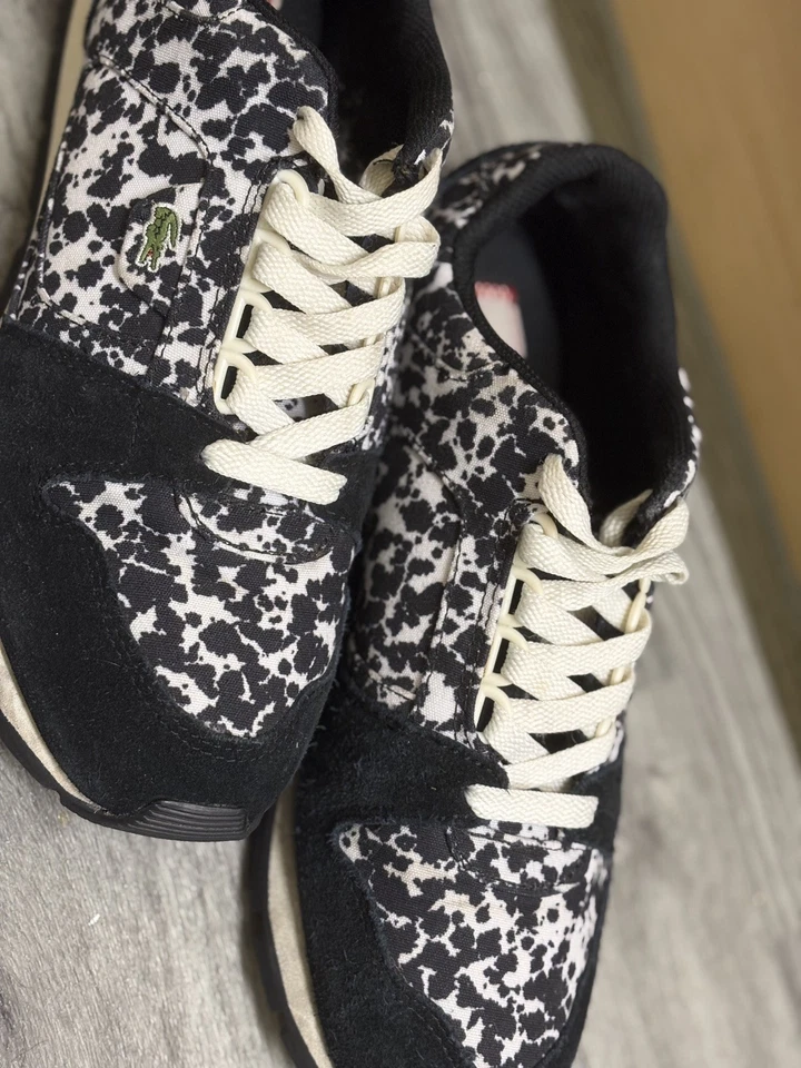 LACOSTE LIVE Size 7 Trainers. Black and White Pattern. Excellent Condition . - Image 3 of 4