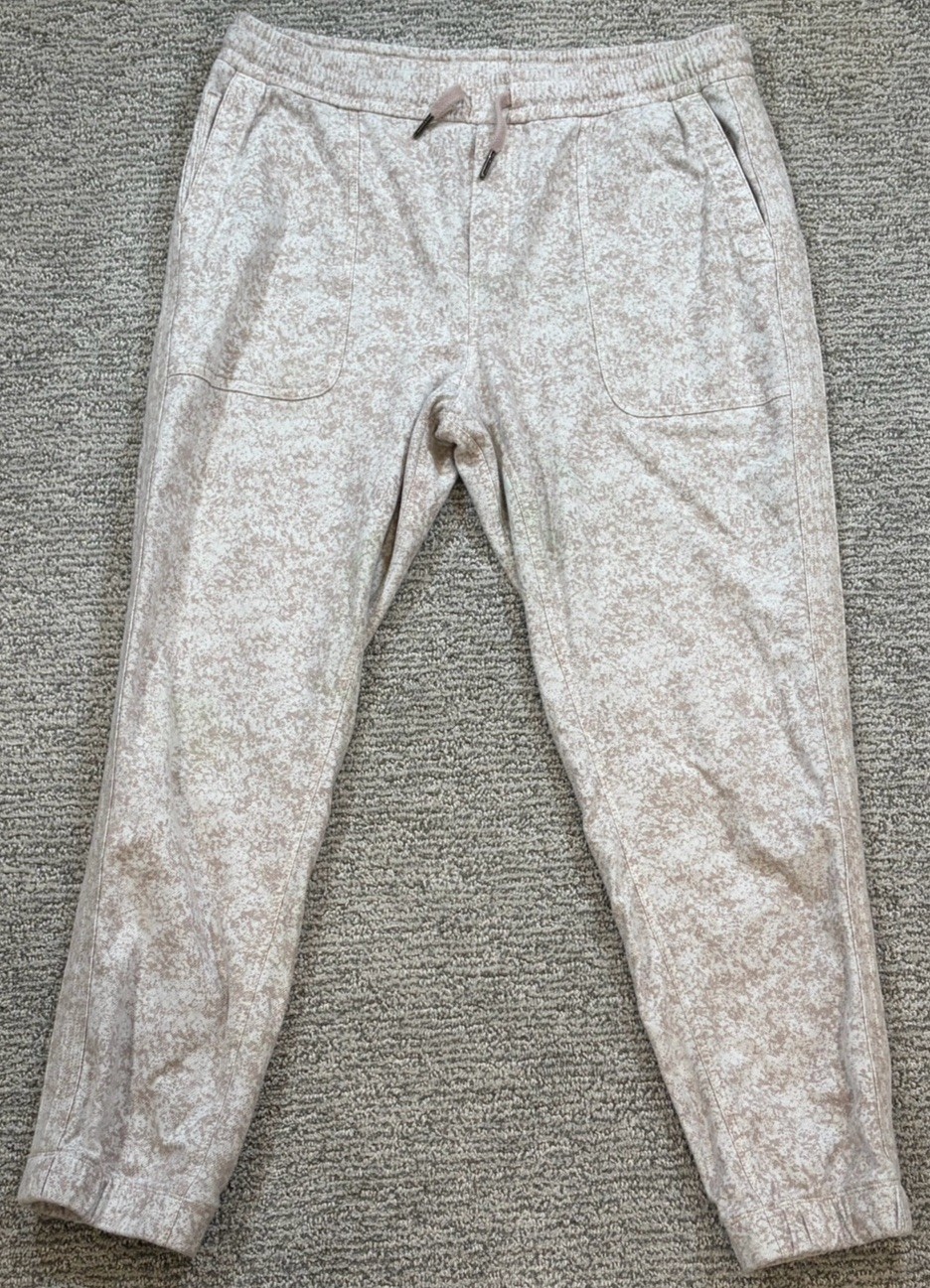 Athleta Woman’s Pants Size Medium Venice Joggers AOP Pockets Athletic Wear