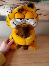 RARE Vintage 80’s Dakin GARFIELD Hugging POOKY Bear Large 12” Plush Toy 