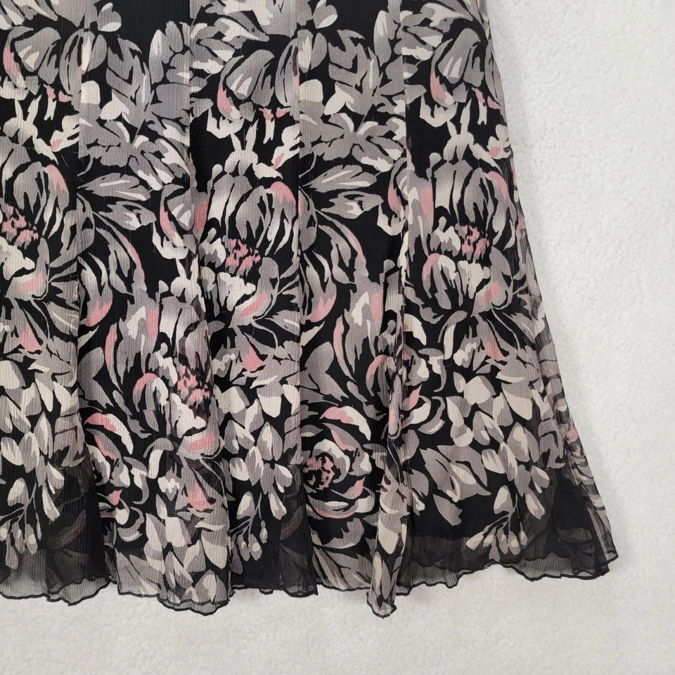 Saia Feminina Karen Kane Tamanho 8 Preta Floral Seda Fluxo Comprimento do Joelho Clássica Linha A - Imagem 4 de 4