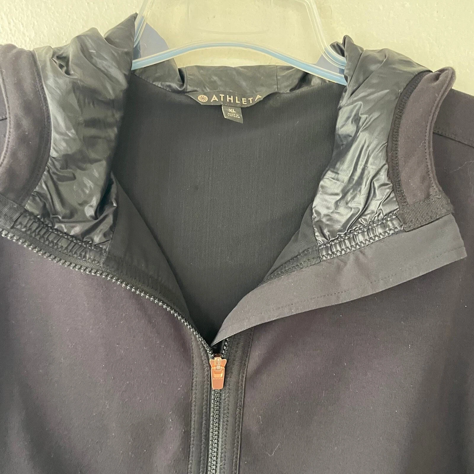 athleta windy point zip hoodie