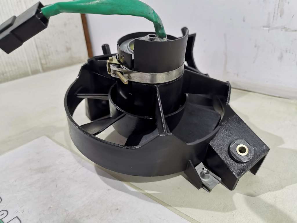 その他 FUN Radiator Fan Piaggio Super Hexagon GTX 125 2000-2001 (FO888
