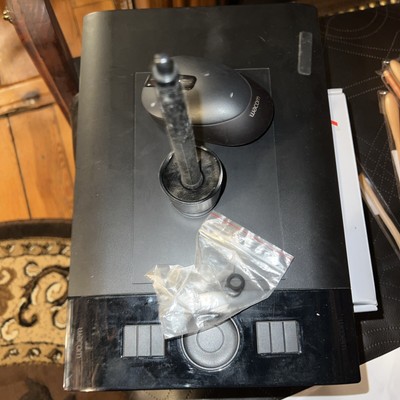 Wacom Intuos Graphics Drawing Tablet