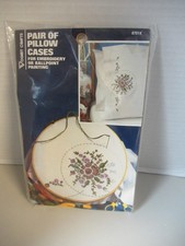 Vogart Crafts "ROSE BOUQUET" Pair of Stamped Pillowcases KIT 8701K   NIP