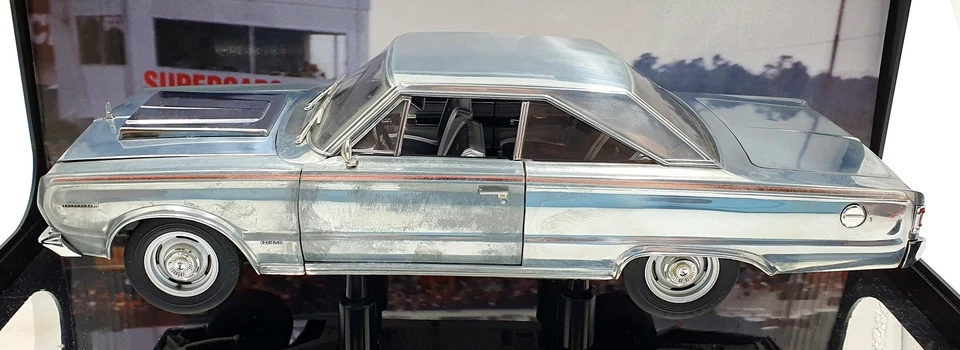 Highway 61 1/18 Scale 50058 - 1967 Plymouth Superstock Belvedere - Chrome - Image 3 of 4