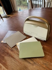 Anna Griffin Cuttlebug Cricut Die Cutting Embossing Machine With Accessories