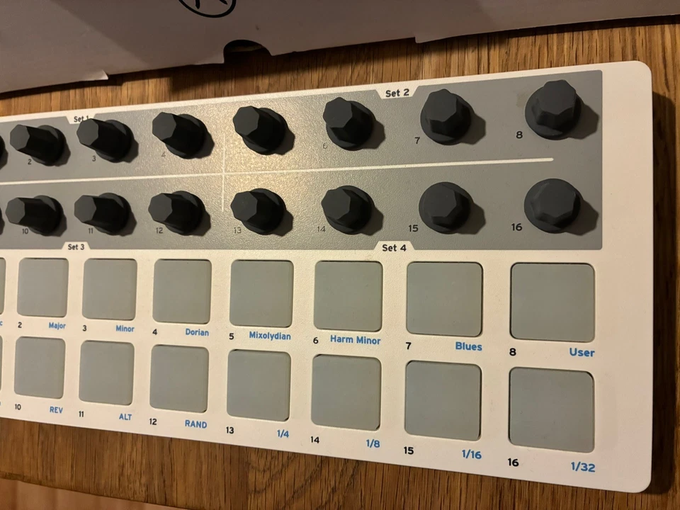 Arturia BeatStep - Midi Pad Controller Drum Controller USB - Neu & OVP - Bild 3 von 4