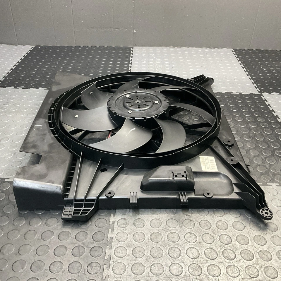 Conjunto de ventilador de refrigeración radiador motor Volvo XC90 2005-2014 3,2 litros OEM Foto 3 de 4