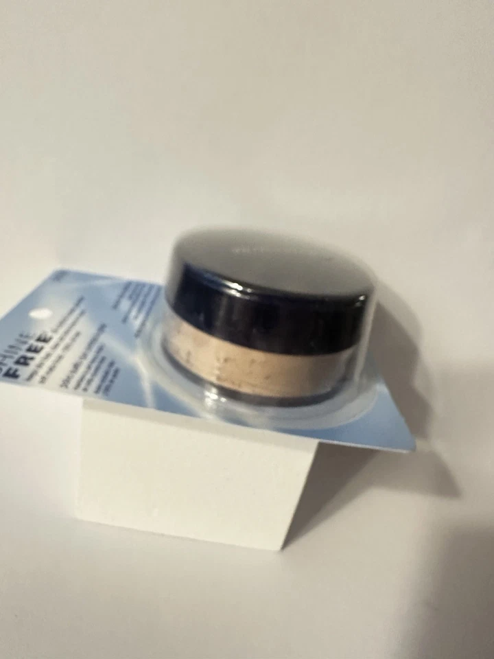 Maybelline Shine Free Oil-Control Loose Powder - 240 Medium - Discontinued - Image 2 of 4