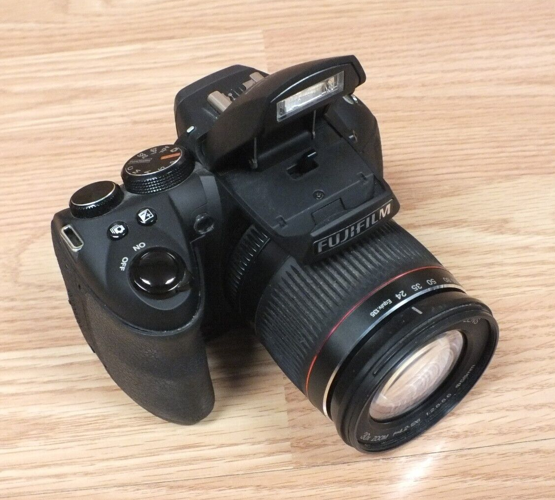 FUJIFILM FinePix HS20EXR 本体 Genuine Fujifilm FinePix (HS20EXR) 30x Zoom 58mm Black Digital
