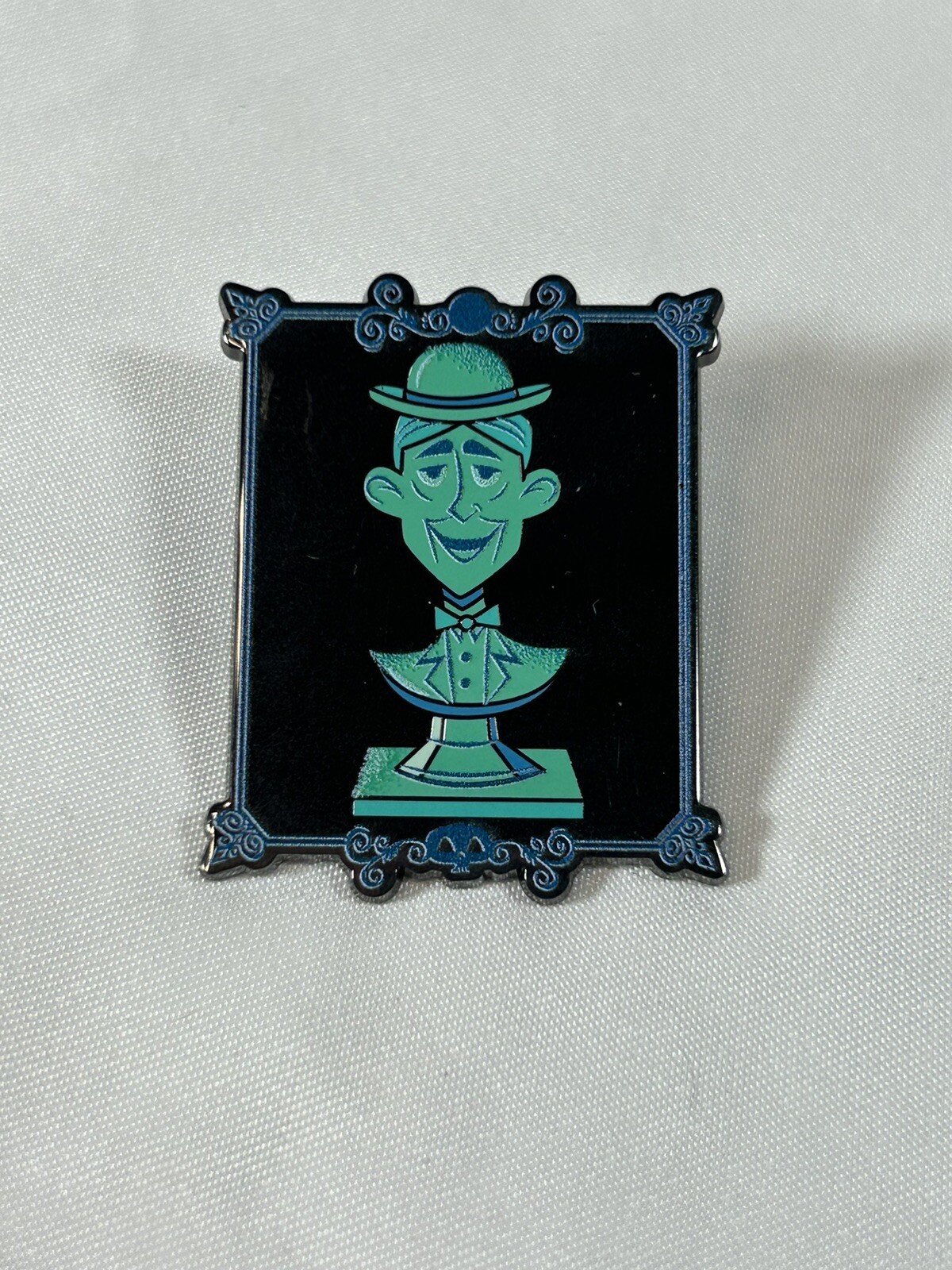 Disney Parks Haunted Mansion Mystery Box Singing Bust Pin Cousin