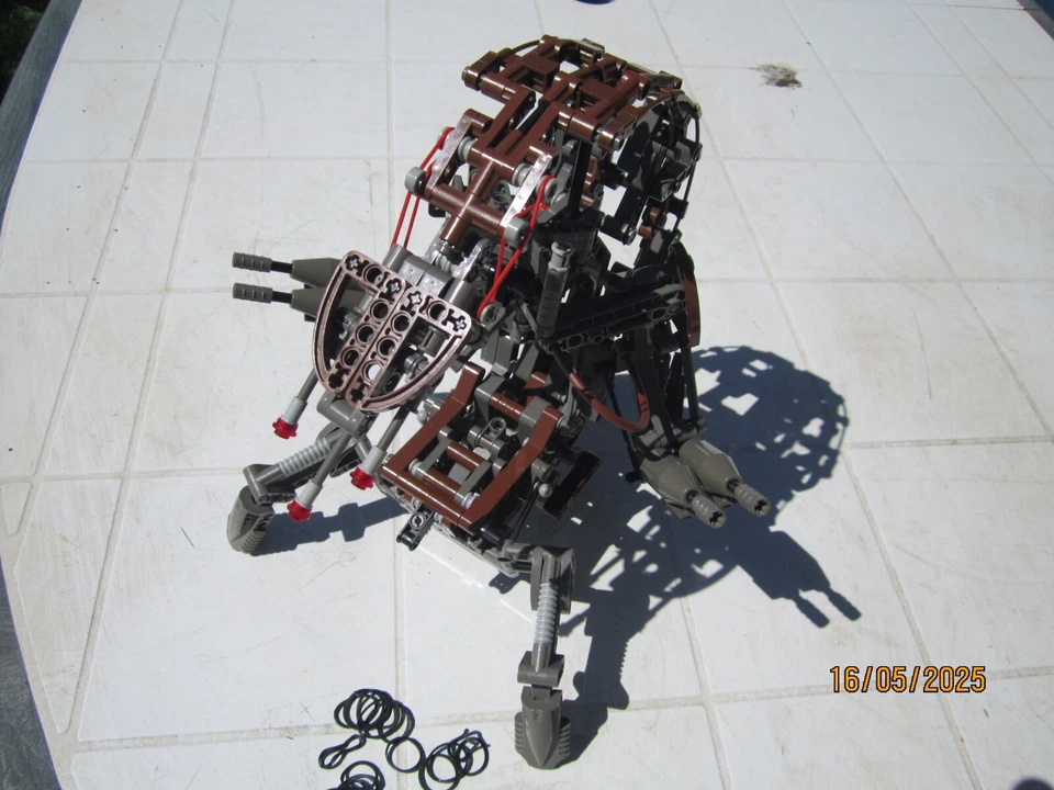 LEGO Technic 8002 Destroyer Droid, photo 1 sur 5