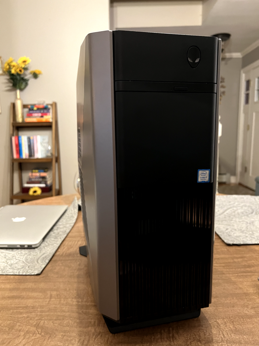 Alienware Aurora R7 gaming pc Intel i7, 16GB RAM, GTX 1080 Alienware Aurora R7 gaming pc Intel i7, 16GB RAM, GTX 1080