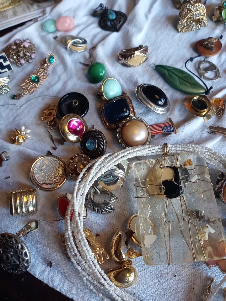 Clip On Earrings Job Lot Various Designs 1970/80s/90s ( 50 Pairs