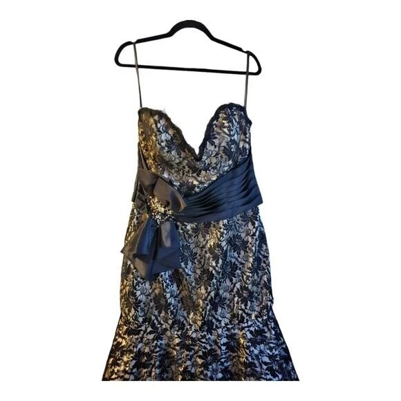 DISNEY FOREVER ENCHANTED Black/Nude Strapless Lace Ball Gown - Size 20 - Image 3 of 4