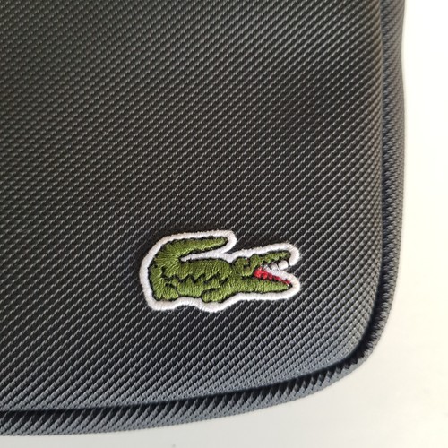 Sacoche Zippée Noire Lacoste - Foto 2 di 10