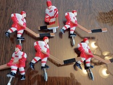 Detroit Red Wings Carrom or Chexx bubble rod hockey player set
