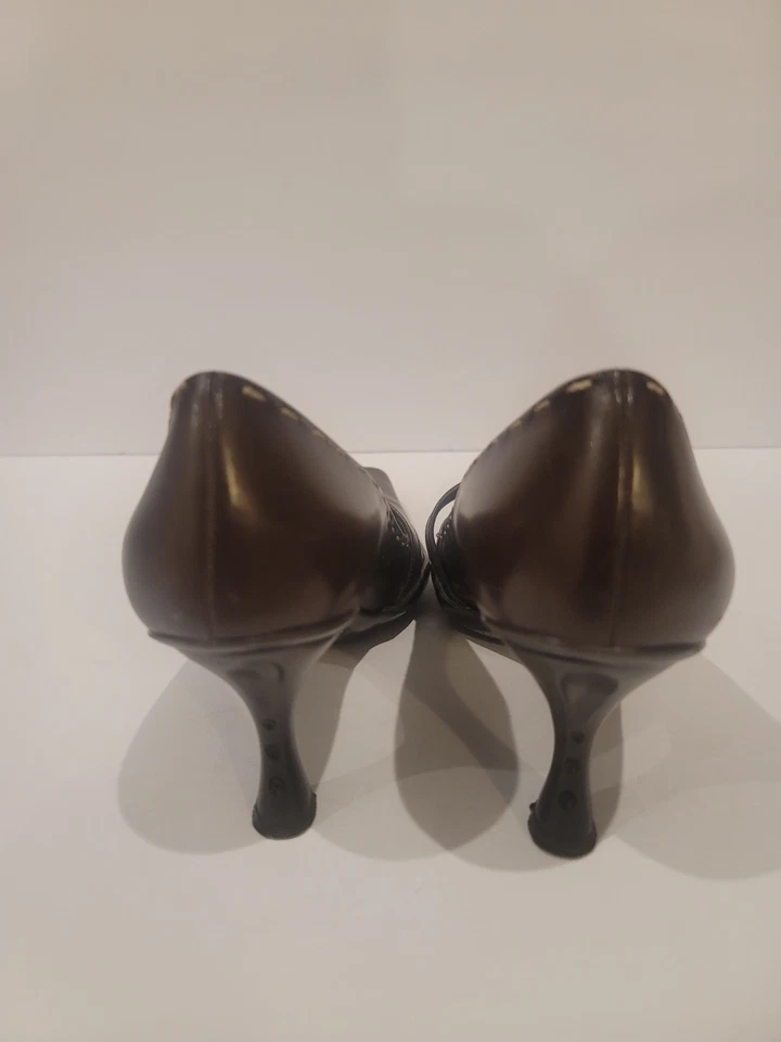 Zapatos de tacón BCBGirls marrón hebilla gatito talla 8 Euro 38 Foto 3 de 4