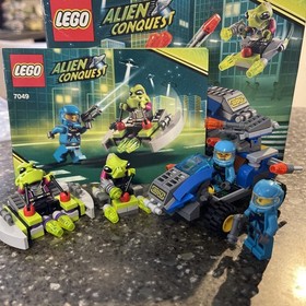 LEGO Alien Conquest sets 7049 ; 7050 Complete sets manuals, figures, vehicles