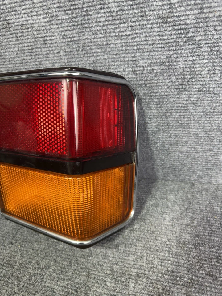 Luz trasera exterior derecha Rolls Royce Silver Spirit SPUR 1981-1998 Bentley Foto 2 de 4