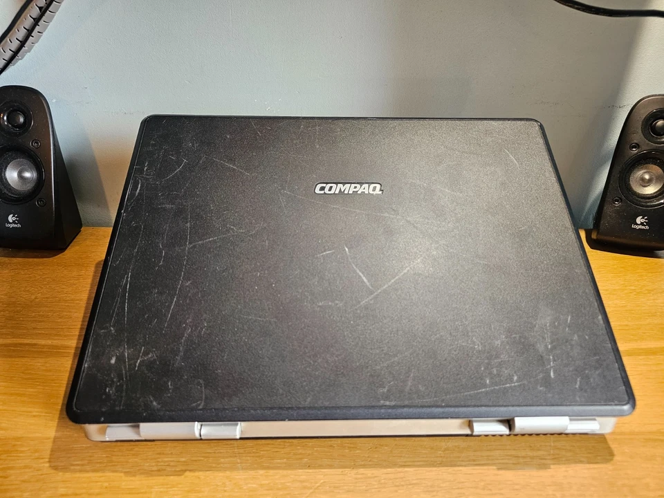 15" Compaq Presario V5155EA Core Duo 2GB Vintage Retro Legacy Windows 7 Laptop - Image 4 of 4