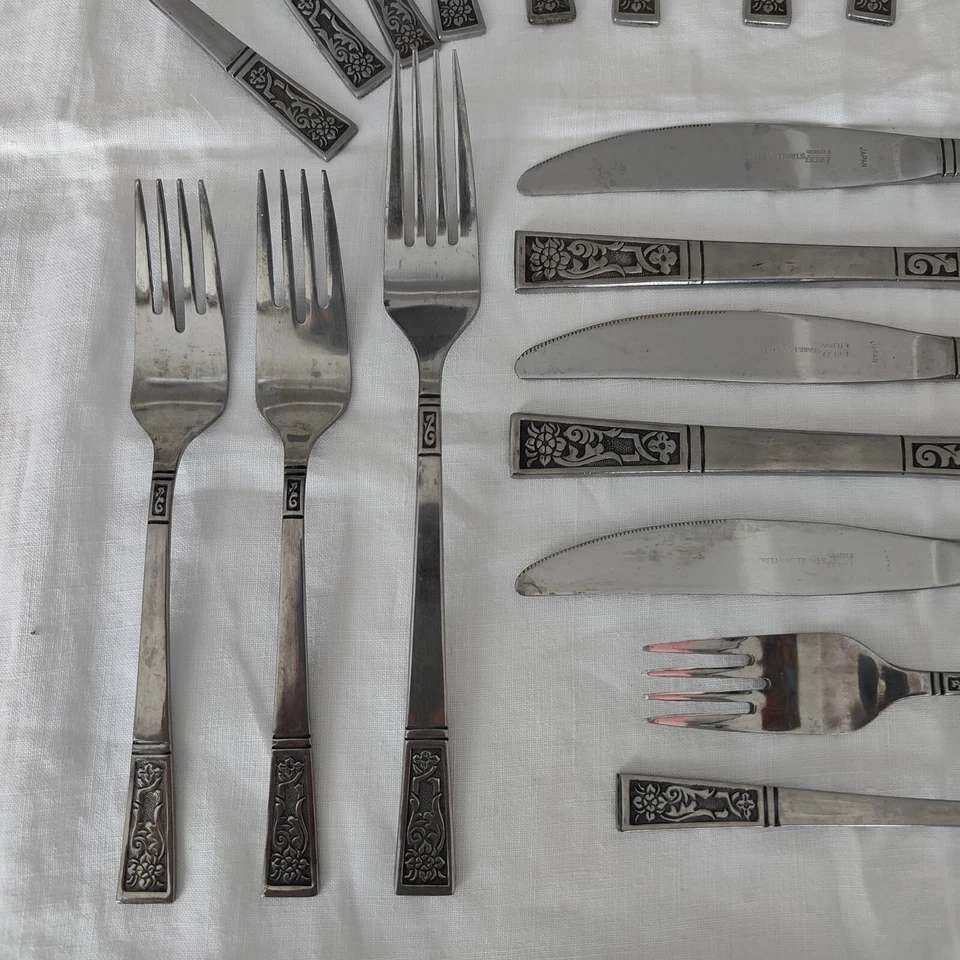 Lote de 28 cubiertos surtidos de acero inoxidable vintage Ekco Eterna Santa Clara Foto 4 de 4