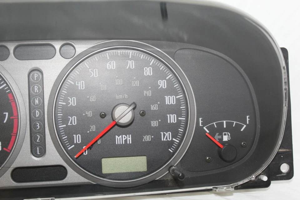 Cuadro de instrumentos velocímetro 02 Isuzu Axiom panel de instrumentos medidores 117.458 millas Foto 4 de 4