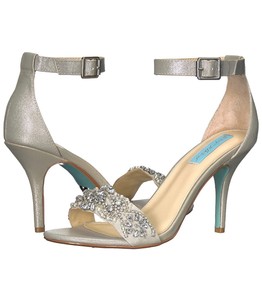 betsey johnson gina sandal