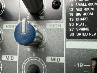 BEHRINGER EUROPOWER PMP2000  MIXER PARTS - knob - round (BLUE)