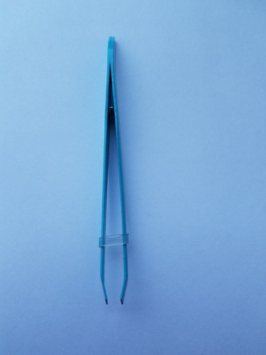 BO TE MEI Brand Slanted Tip Tweezers - Picture 2 of 3