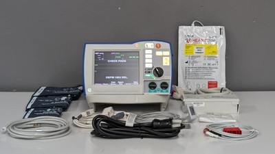 ZOLL R Series Plus Biphasic 3 Lead SP02 NIBP ETCO2 ECG PACE Analyze