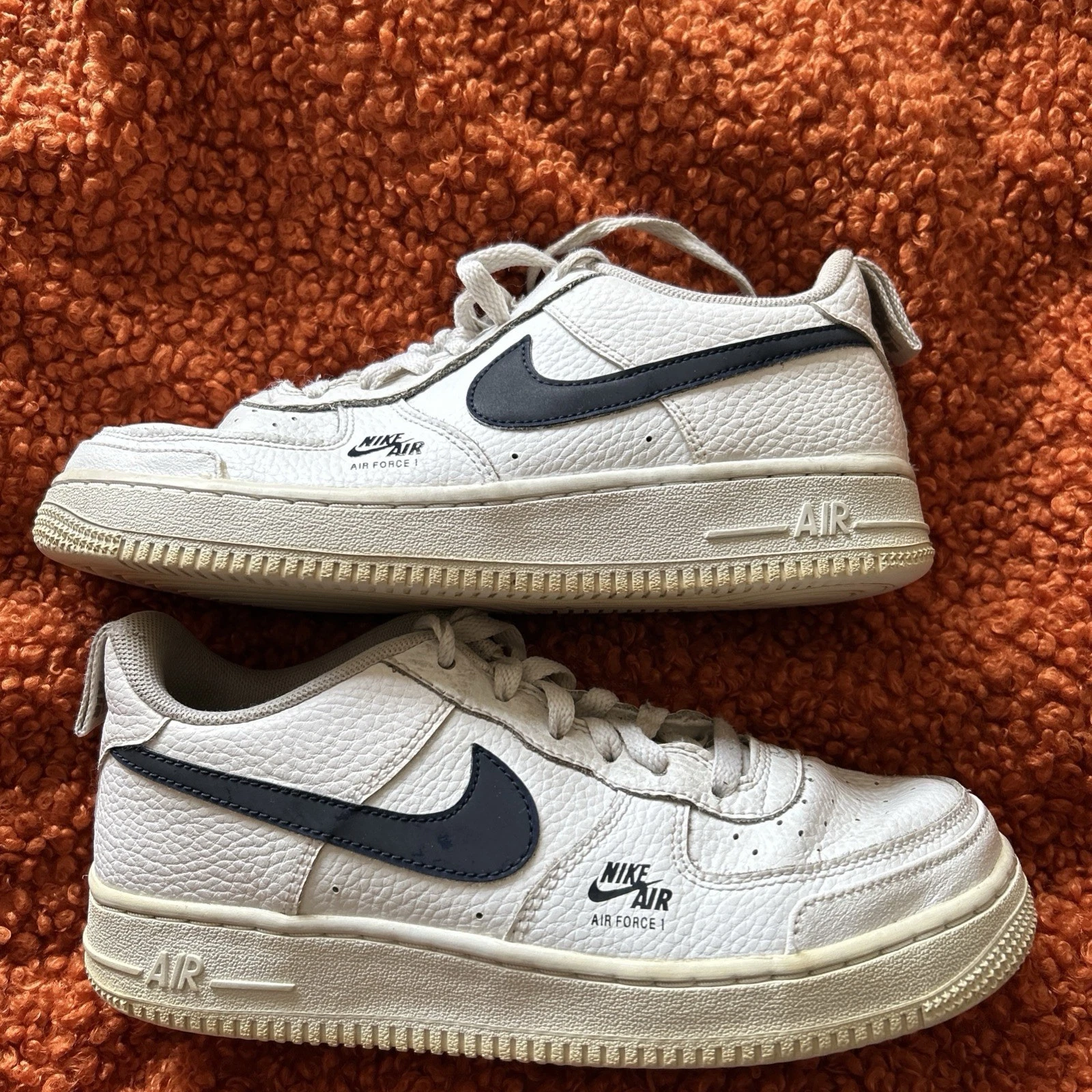 Nike Air Force 1 Uomo Taglia 5 Con Disegno Blu Scuro