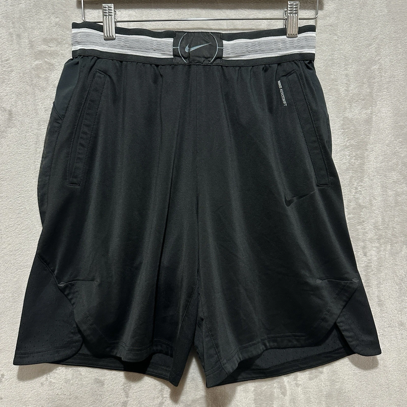 Nike AeroSwift Men's Basketball Shorts Size L Black Athletic Pockets Logo
