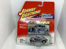 JOHNNY LIGHTNING 2001 SILVER 1933 WILLYS WILD BILL CODY