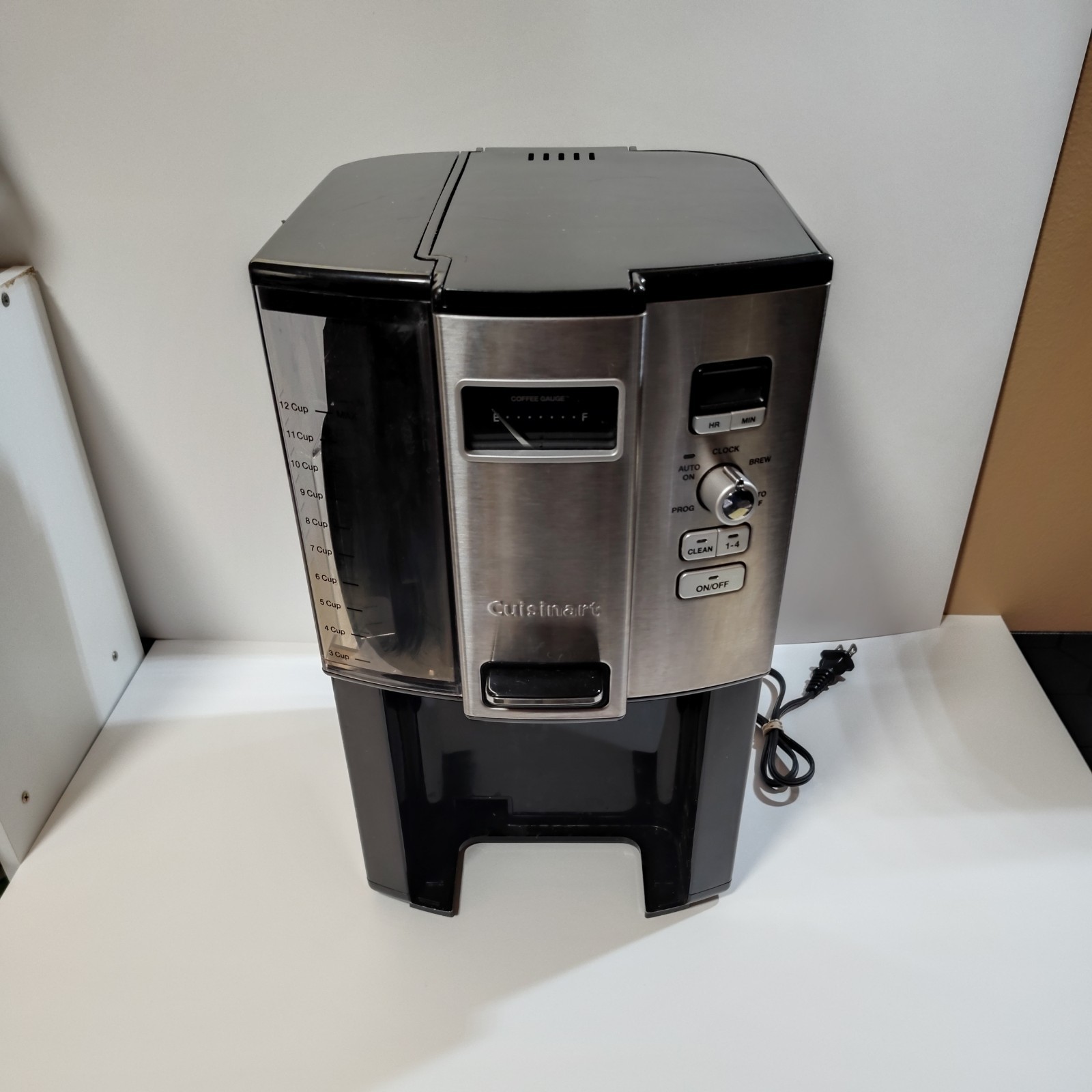 Cuisinart DCC-3000NAS Coffee On Demand - 12-Cup Carafe-Free Coffeemaker (WORKS)