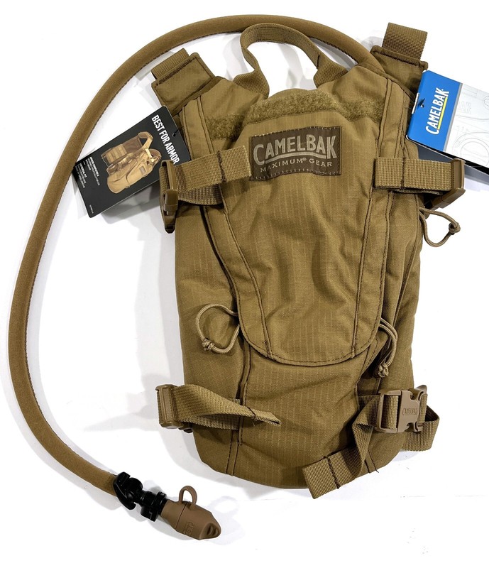 NWT CAMELBAK THERMOBAK ARMOR 85 oz / 2.5L HYDRATION SYSTEM COYOTE TAN
