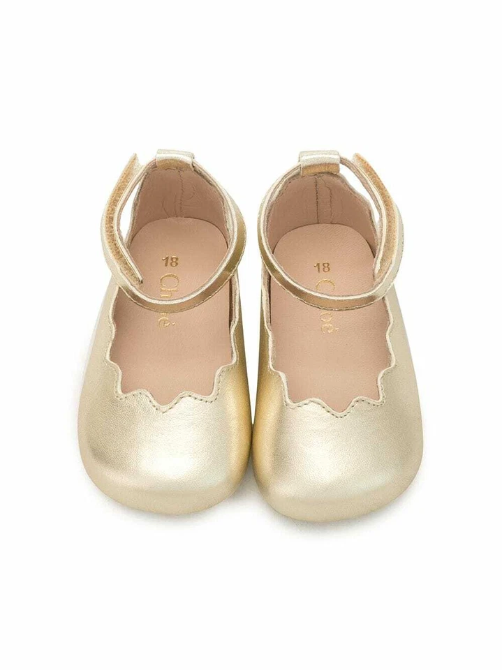 NUEVO Chloe Niños Bebés Niñas Dorado Festoneado Bailarina Zapatos Planos 17 EE. UU. 2 Foto 3 de 4