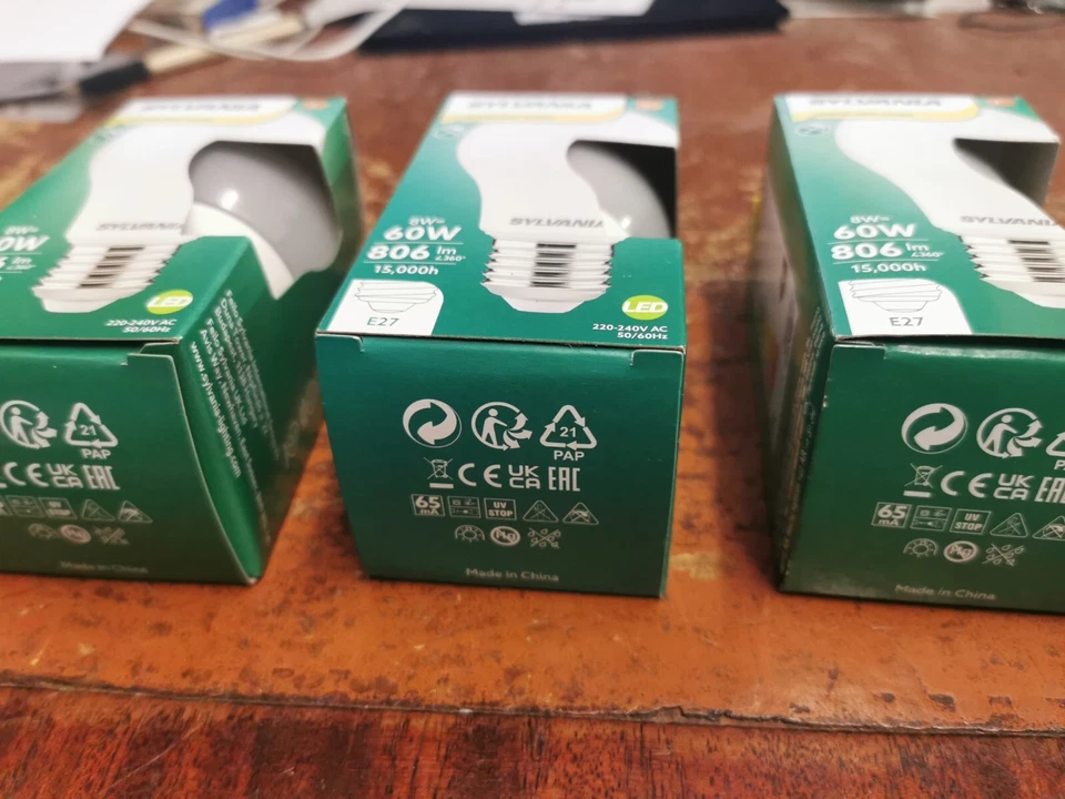 4 x Sylvania Home light 2700k E27 8 w Bulbs - Image 2 of 4