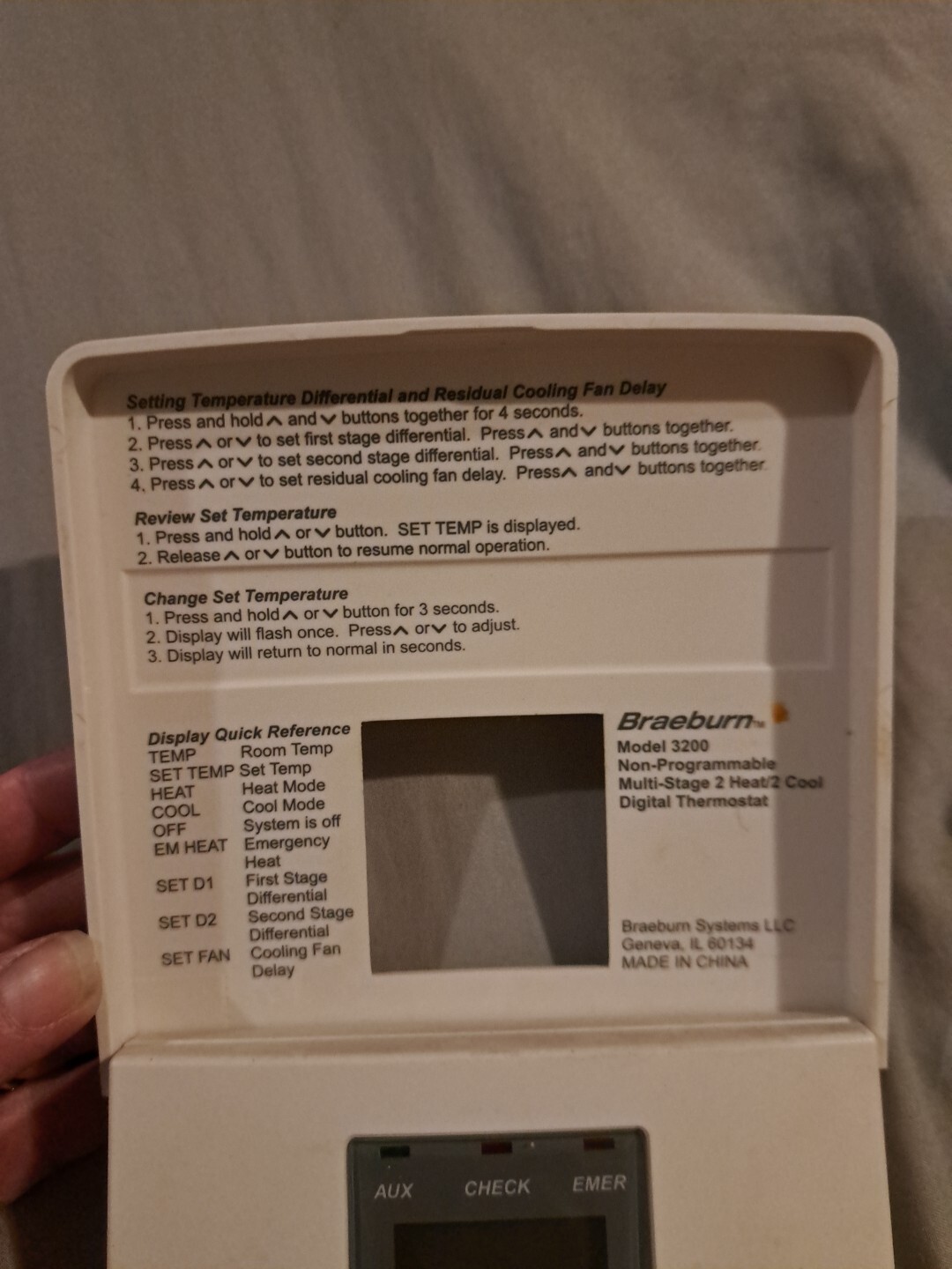 Braeburn Model 3200 Non Programmable Digital Thermostat Pre Owned eBay