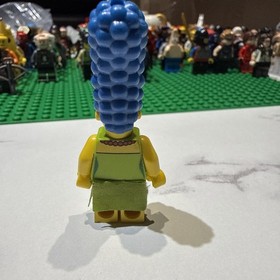 LEGO Marge Simpson minifigure Simpsons 71016 Kwik E Mart