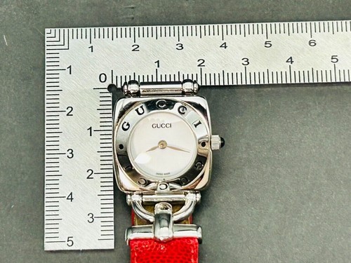 [N MINT] Orologio da donna vintage GUCCI Horsebit 6300L bianco argento Qz... - Foto 21 di 22