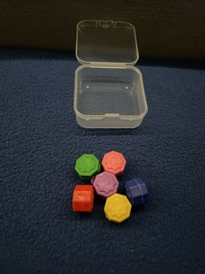 Squid Game Gonggi Spiel mit Box. 6 Spielsteine
