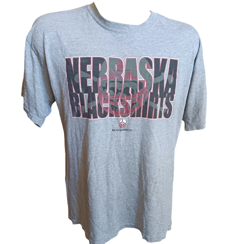 Large T-shirt Nebraska Huskers Football Blackshirts Gildan Heavy Cotton Gray Y2K - Image 2 of 4