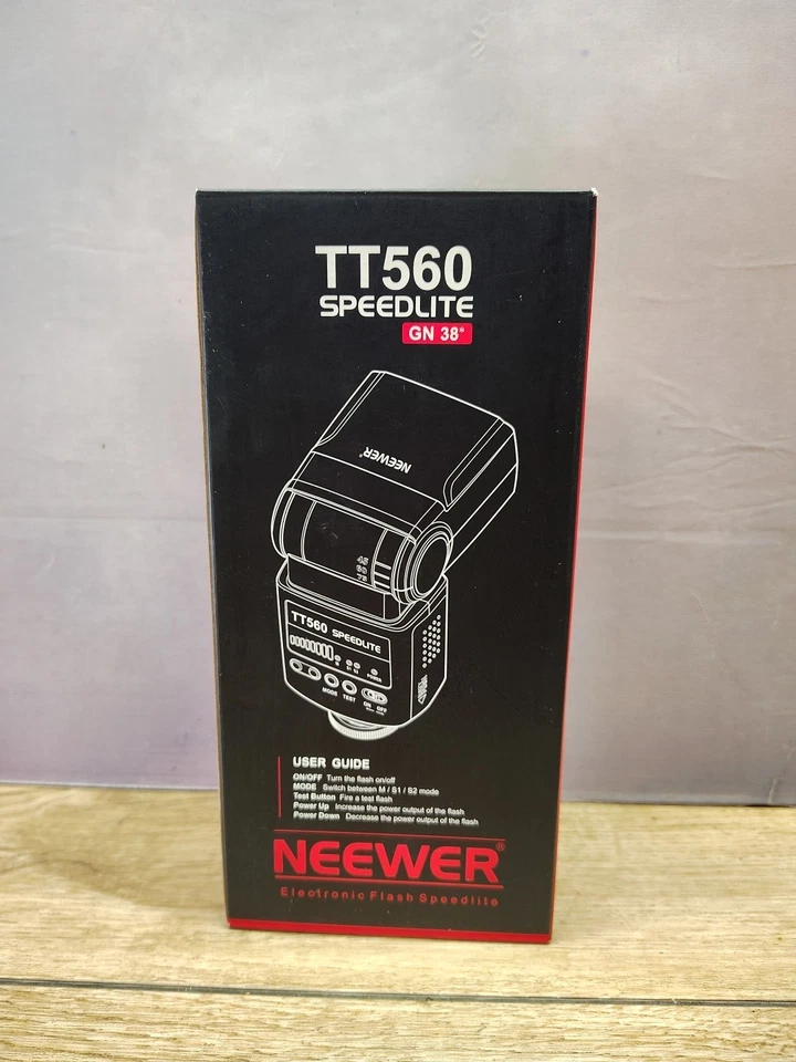 Neewer TT560 Flash Speedlite – Universal Digital Camera Speedlight with Hot Shoe - Image 3 of 4